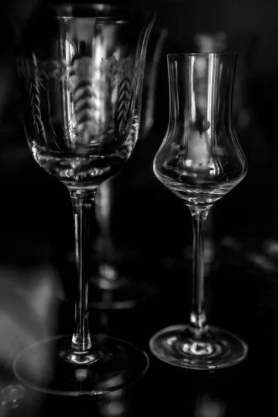 Leeg Glas Wijnglazen Zwarte Achtergrond — Stockfoto