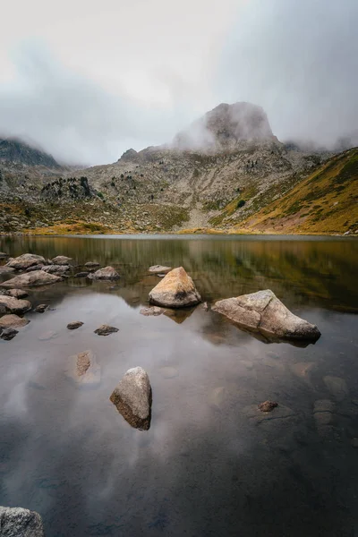 Schöne Landschaft Des Sees Den Bergen — Stockfoto