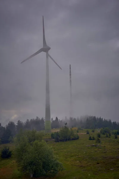 Turbina Eólica Pela Manhã — Fotografia de Stock