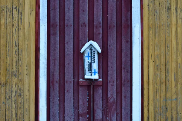 Porta Madeira Com Uma Fechadura — Fotografia de Stock