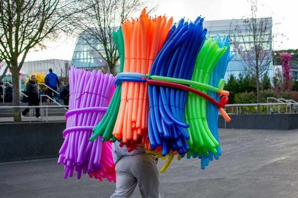Guarda Chuvas Plástico Colorido Para Venda Parque — Fotografia de Stock