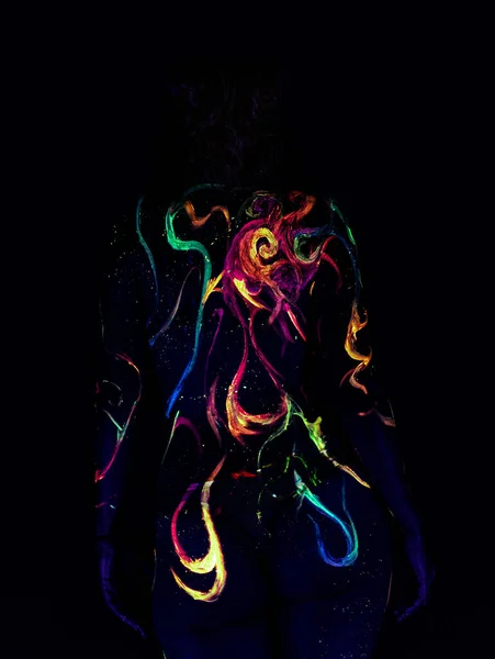 Bella Giovane Donna Con Capelli Lunghi Luci Neon Colorate — Foto Stock