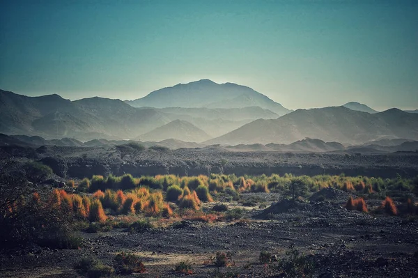 Красивий Краєвид Горами Хмарами — стокове фото