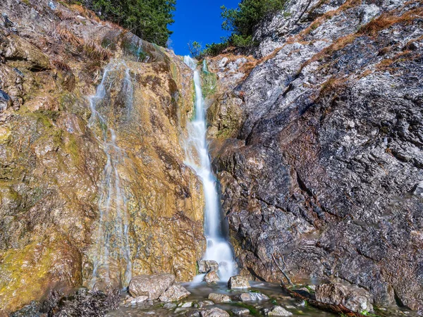 Cascade Dans Les Montagnes — Photo