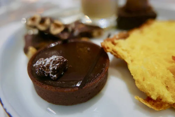 Heerlijke Chocoladetaart Met Jam — Stockfoto