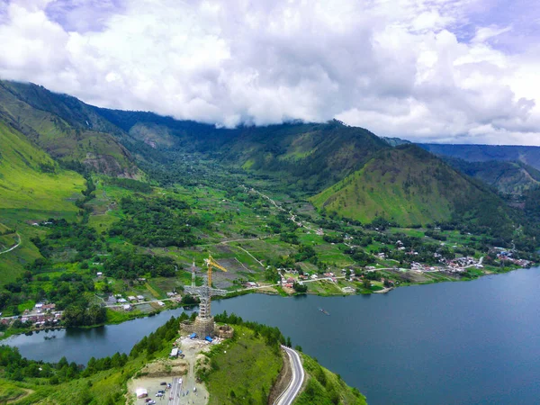 山の中の川の美しい景色 — ストック写真