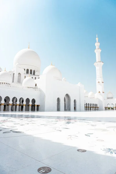 Bela Grande Mesquita Branca — Fotografia de Stock