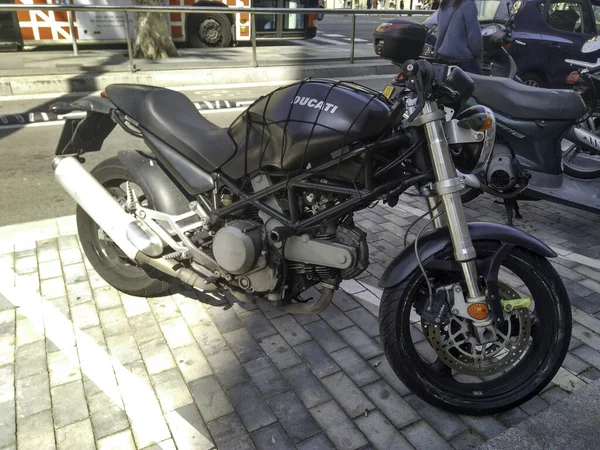 Motocicleta Estacionada Cidade — Fotografia de Stock