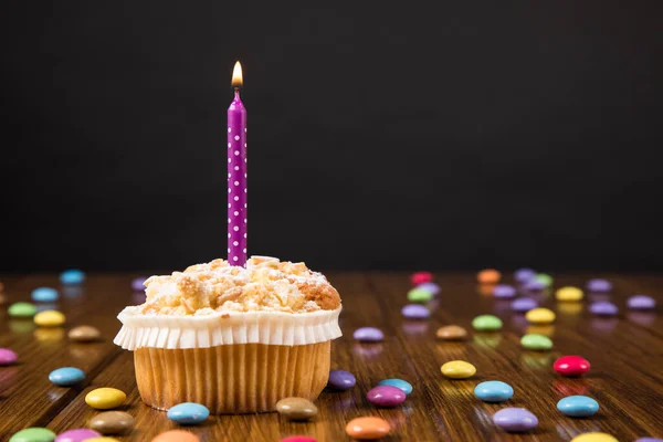 Verjaardag Cupcake Met Kaars Tafel — Stockfoto