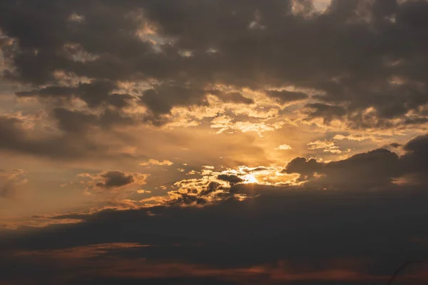 Vacker Solnedgång Himmel Med Moln — Stockfoto