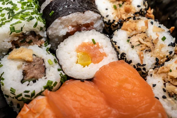 Sushi Łososiem Awokado Serem — Zdjęcie stockowe