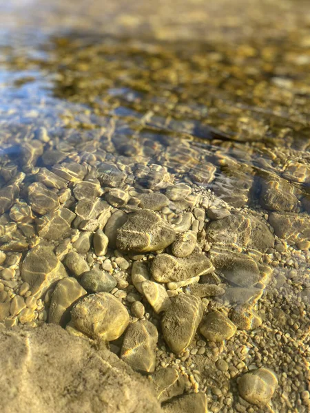 Камни Водой Пляже — стоковое фото