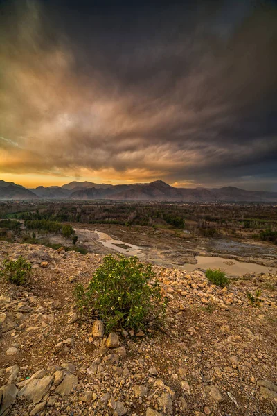 Hermoso Paisaje Con Montañas Lago —  Fotos de Stock