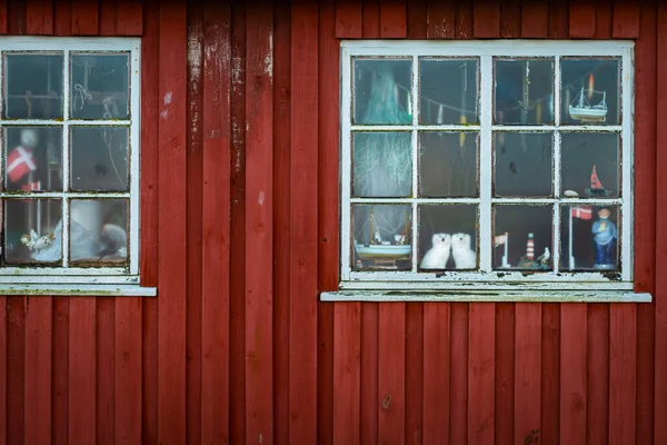 Fenster Des Roten Hauses Städtisch — Stockfoto