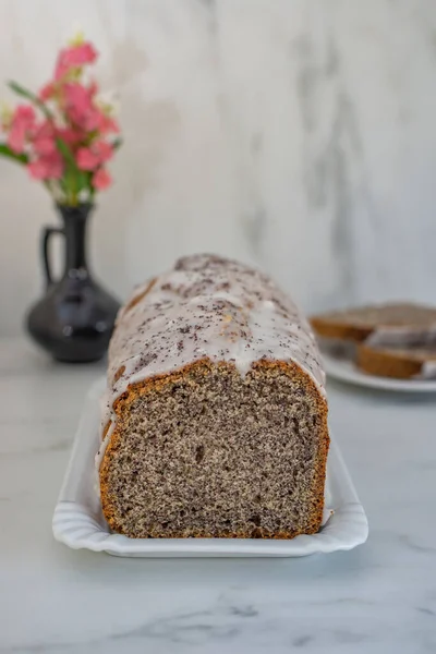 Gâteau Fait Maison Avec Des Graines Pavot Cerise Sur Une — Photo