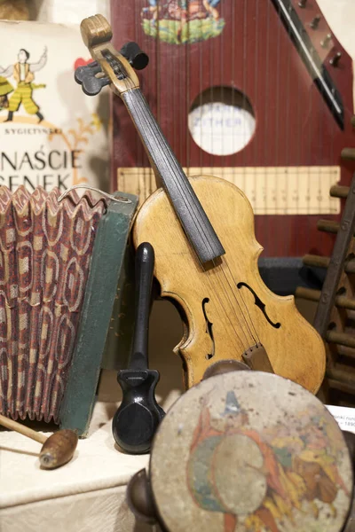 Violino Mesa Madeira — Fotografia de Stock