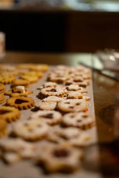 様々なスパイスを使った自家製クッキー — ストック写真