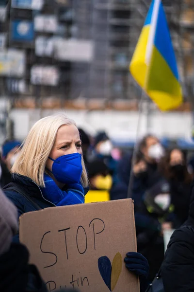 Ukrayna Daki Savaşı Protesto Eden Insanlar Ukrayna Konseptiyle Ayakta Kal — Stok fotoğraf