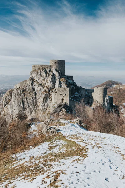 Château Dans Les Montagnes Arrière Plan — Photo