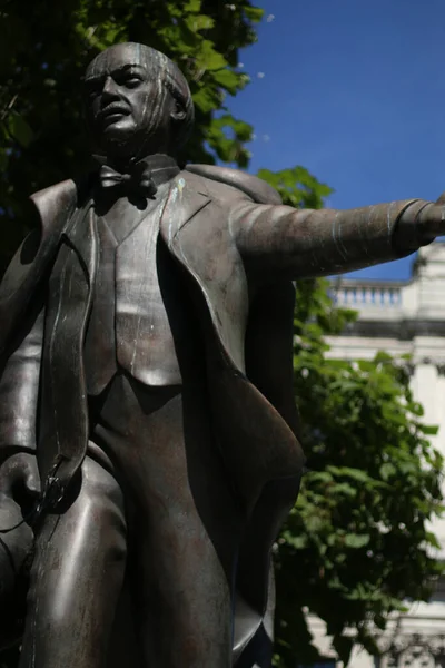 Staty Man Parken — Stockfoto