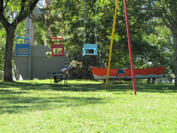 公園内の子供の遊び場は — ストック写真