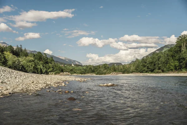 Río Montaña Escénico Con Hermoso Cielo Fondo —  Fotos de Stock