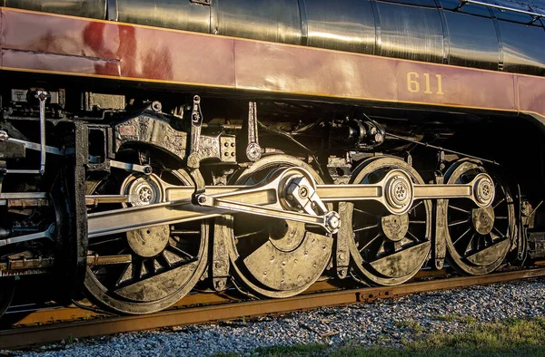 古い蒸気機関車 鉄道車輪 レール ワゴン — ストック写真