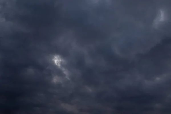 Dunkle Wolken Himmel — Stockfoto