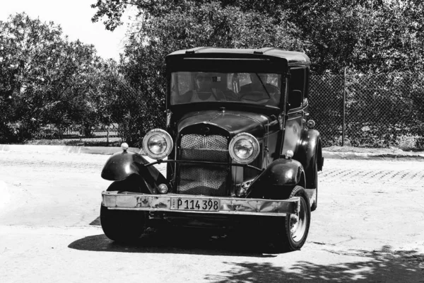 Arka Planda Eski Model Araba Kapat — Stok fotoğraf