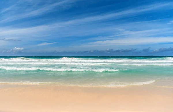 Όμορφη Θέα Της Τροπικής Παραλίας — Φωτογραφία Αρχείου