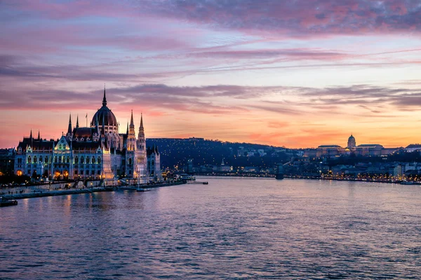 Budapest Hungary Juli Vacker Solnedgång Över Danube Floden Kvällen — Stockfoto