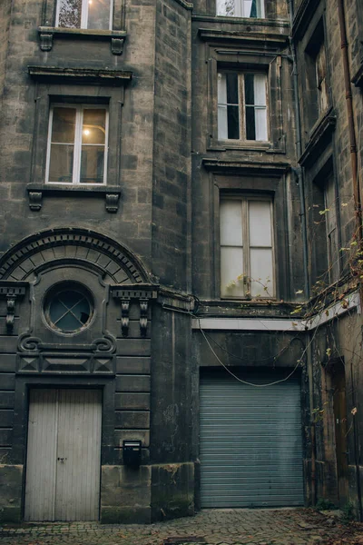 Altes Verlassenes Haus Der Stadt — Stockfoto