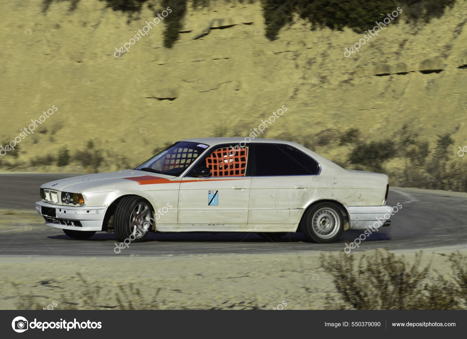 Дрифт Гоночный Автомобиль Bmw Действии Гоночной Трассе – Стоковое.