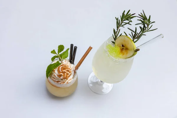 Cocktail Avec Crème Citron Sur Fond Blanc — Photo