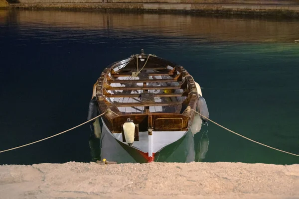 Рибальський Човен Озері — стокове фото
