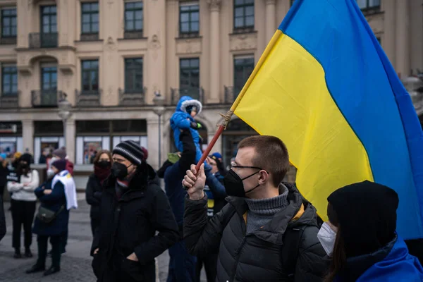 Ukrayna Daki Savaşı Protesto Eden Insanlar Ukrayna Konseptiyle Ayakta Kal — Stok fotoğraf