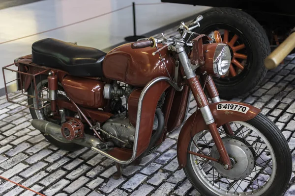 Motocicleta Estacionada Rua — Fotografia de Stock