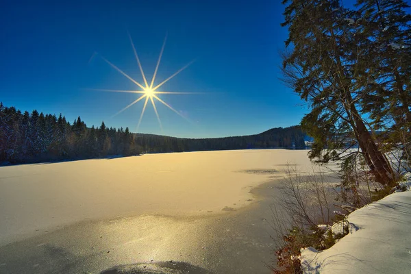 Prachtig Winterlandschap Met Sneeuw Bergen — Stockfoto