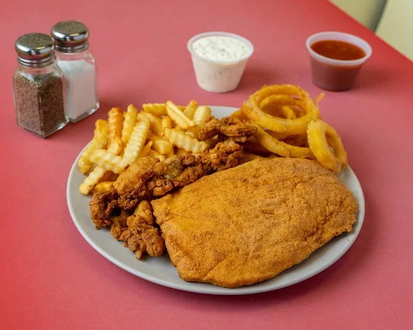 Nuggets Pollo Frito Con Papas Fritas Papas Fritas —  Fotos de Stock