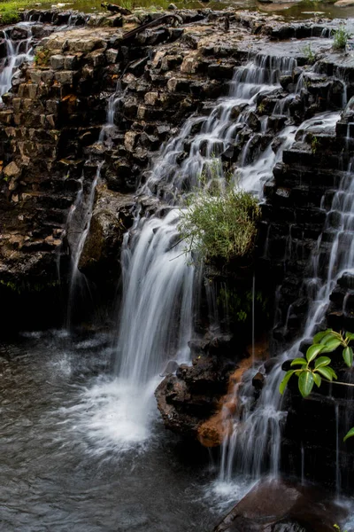 Piękny Wodospad Lesie Tło Natury — Zdjęcie stockowe
