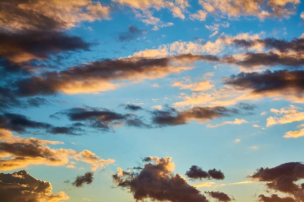 Güzel Gün Batımı Gökyüzü Bulutlu — Stok fotoğraf