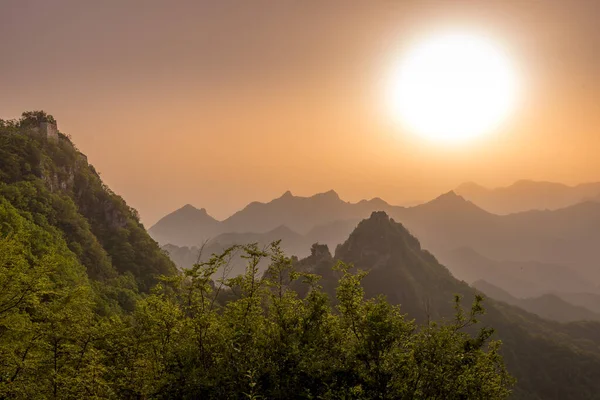 Красивий Пейзаж Гір Вранці — стокове фото