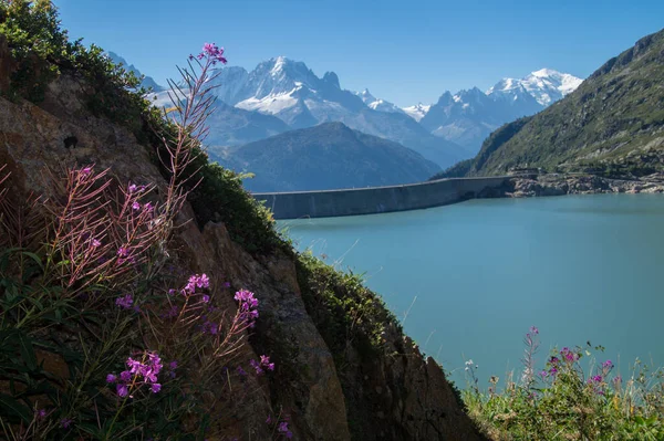Hermoso Paisaje Con Lago Montañas —  Fotos de Stock