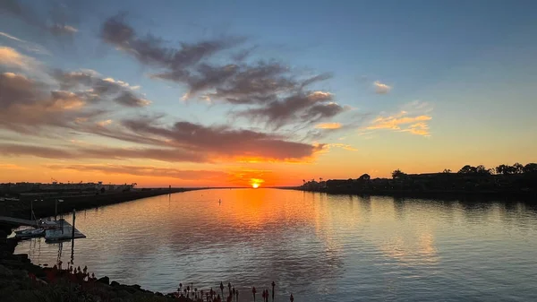 Hermoso Atardecer Sobre Lago — Foto de Stock