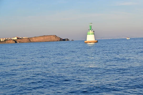Deniz Kıyısındaki Deniz Feneri — Stok fotoğraf