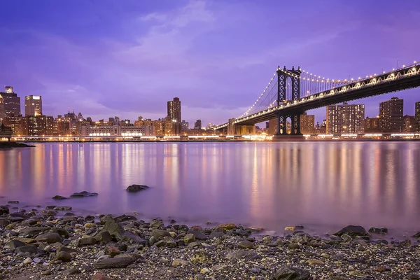 Новый Горизонт Города Бруклинским Мостом Огнями — стоковое фото