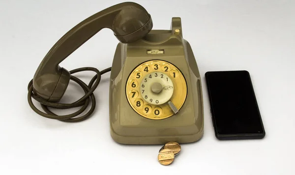 Telefone Retro Velho Fundo Branco — Fotografia de Stock