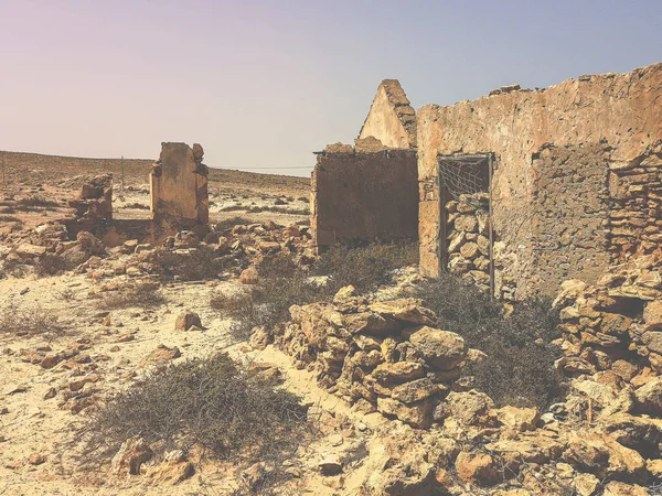 Παλιό Εγκαταλελειμμένο Σπίτι Στην Έρημο — Φωτογραφία Αρχείου