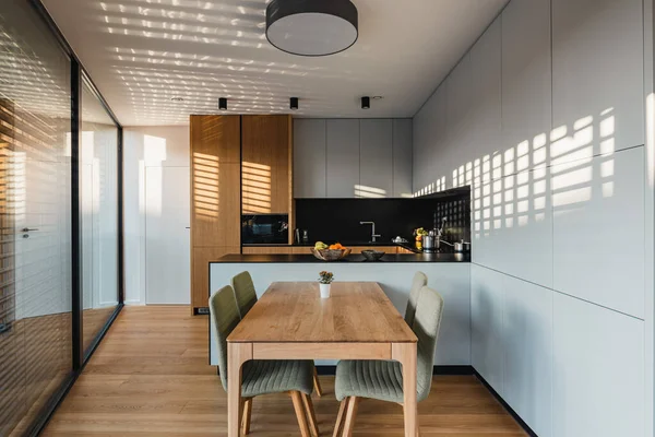 Moderne Kücheneinrichtung Mit Möbeln Darstellung — Stockfoto