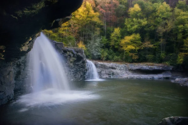 Bella Cascata Nella Foresta — Foto Stock